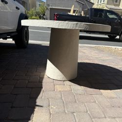 Round Dining Table 