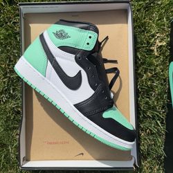 Jordan 1 Neon GS Size 6