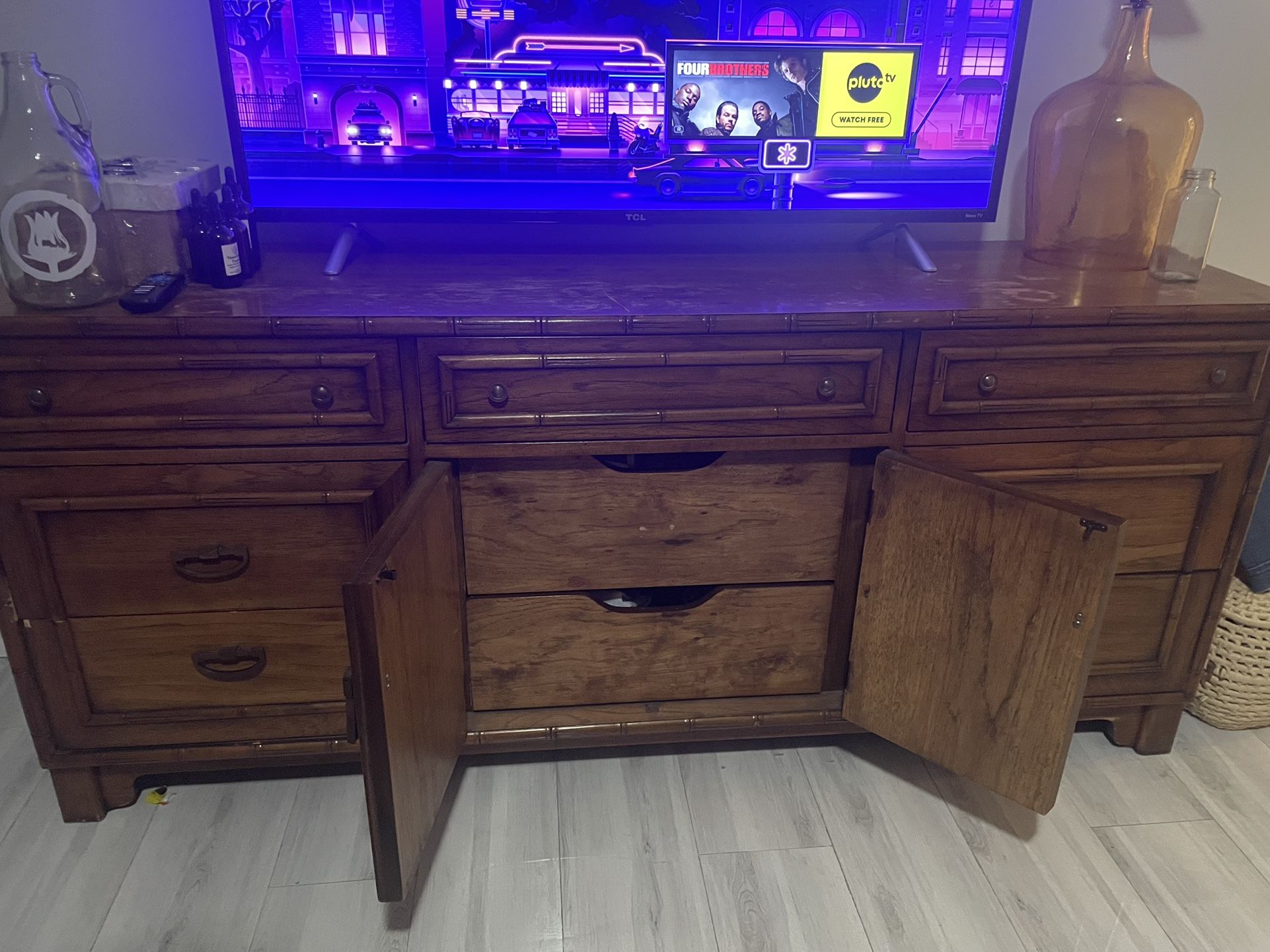 Dresser 9 Drawer