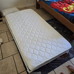 Twin Beds/ Bunk Beds