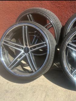 Rims with tires 22 Lorenzo
