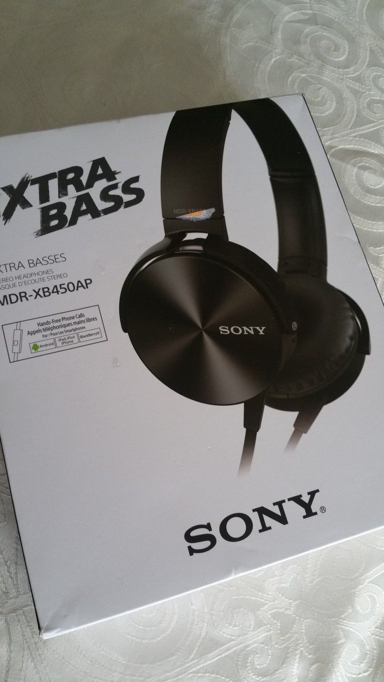 New Sony Extra Bass Headphones Headset, w/microphone. Wired Headphones.  New, Box open for test only.  $99@bestbuy