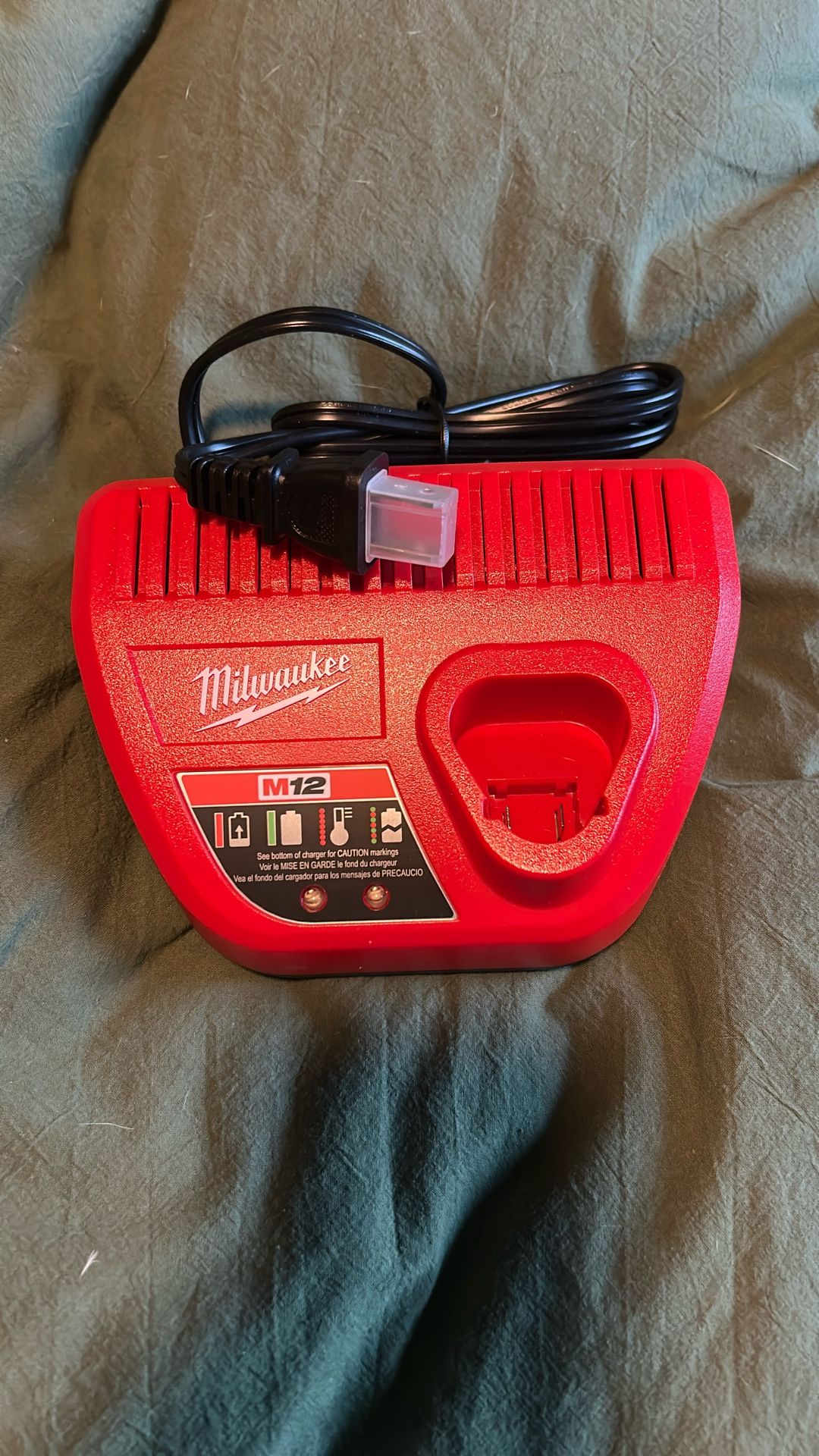 Milwaukee M12 Charger 
