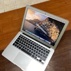 Macbook Air 13” 2014 Core i5 Excellent Condition
