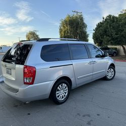 2011 KIA Sedona