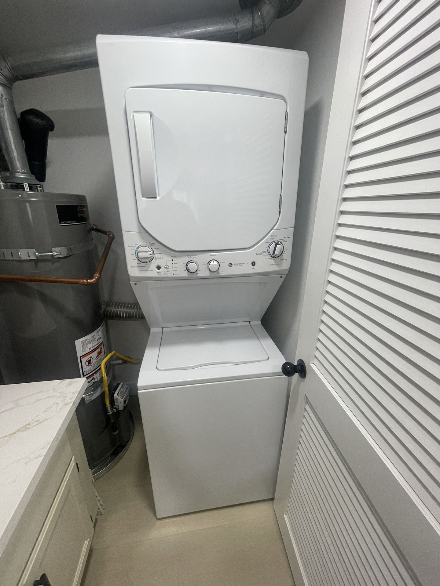 GE Stacked Washer /dryer 