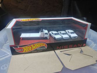 Nissan clSic skylines and transport diorama