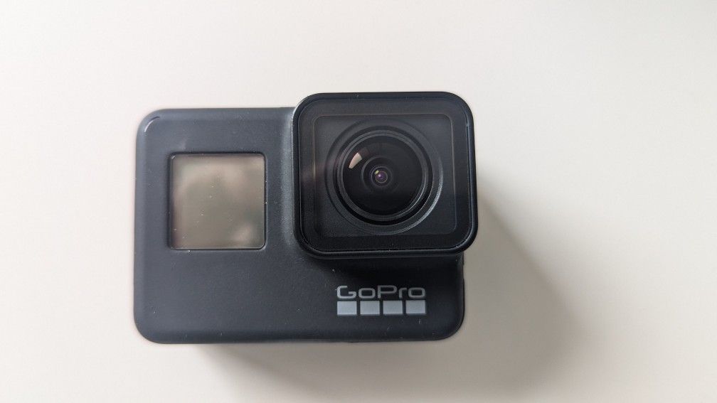 GoPro Hero Black 7 + Protector + Carrying Case
