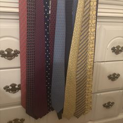 Handcrafted Hermès Silk Ties Pristine Condition