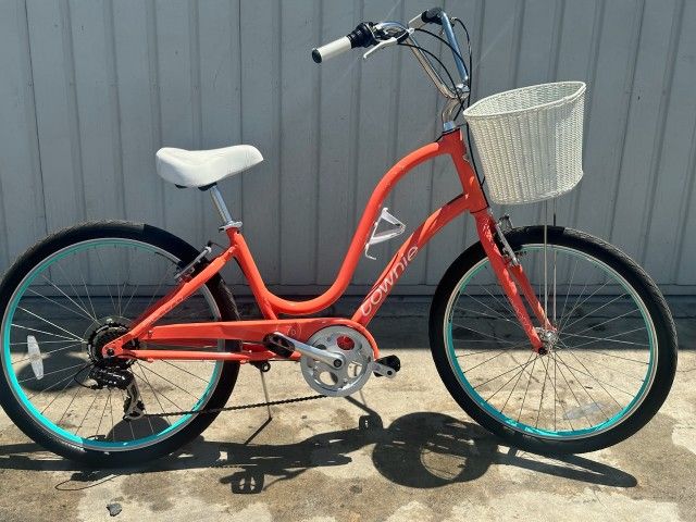 Electra Townie 7d strp thru with basket and water bottle holder rides great