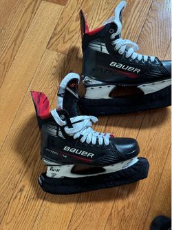 Bauer Vapor  X4 Hockey Skates size 8.5