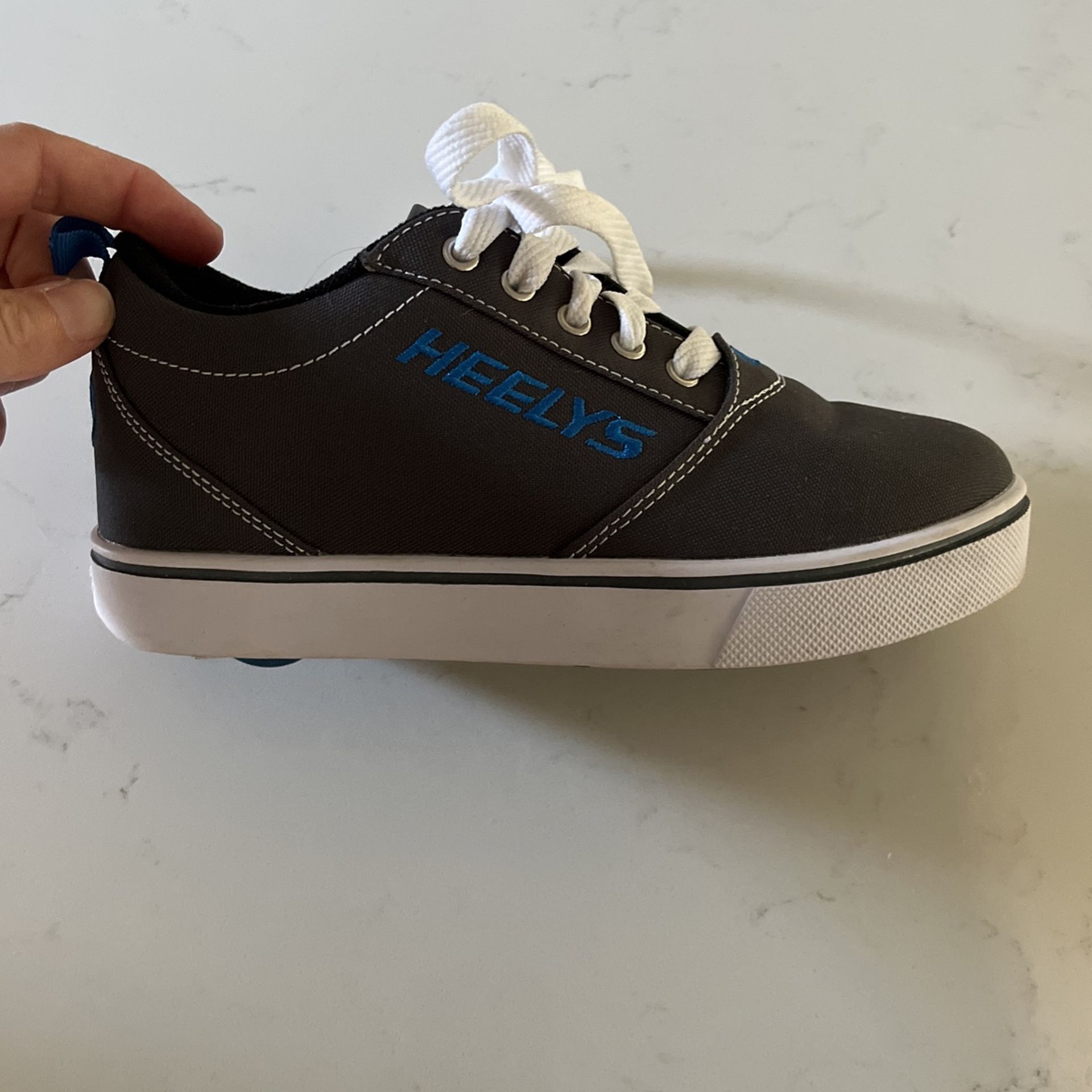 Heelys Size 4