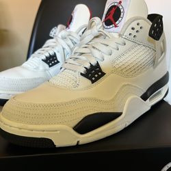 Sz. 10.5 Mens Jordan 4 FC 