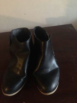 Size 2 girls dress booties