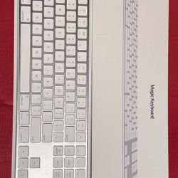Apple Magic Keyboard Numeric Keypad A1843 Rechargeable - Open box