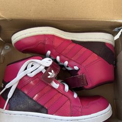 NEW ADIDAS KIDS SIZE 2 ❌$25