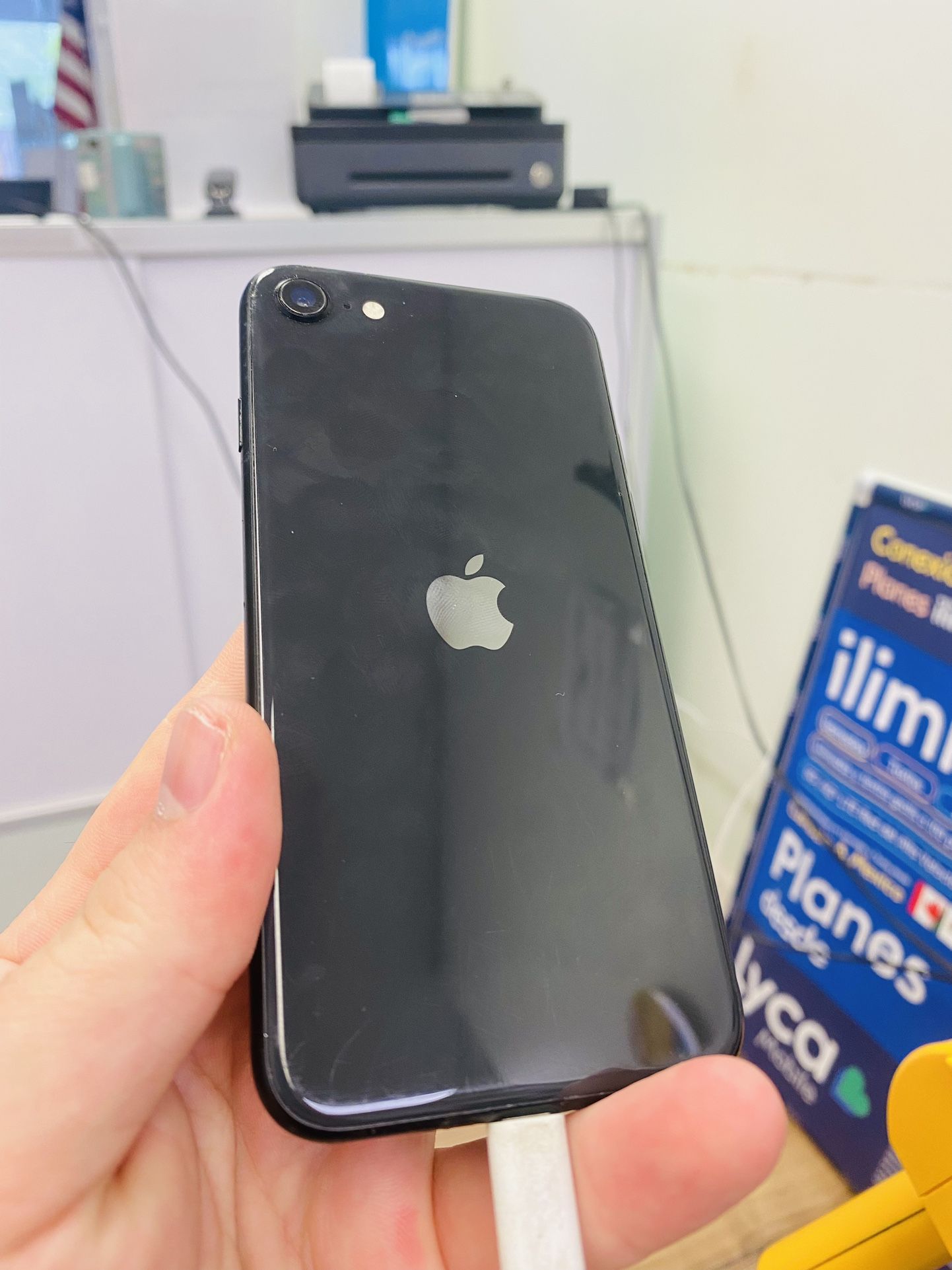 Apple iPhone SE