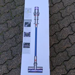 Dyson v11 Cordless Cacuum Cleaner System 