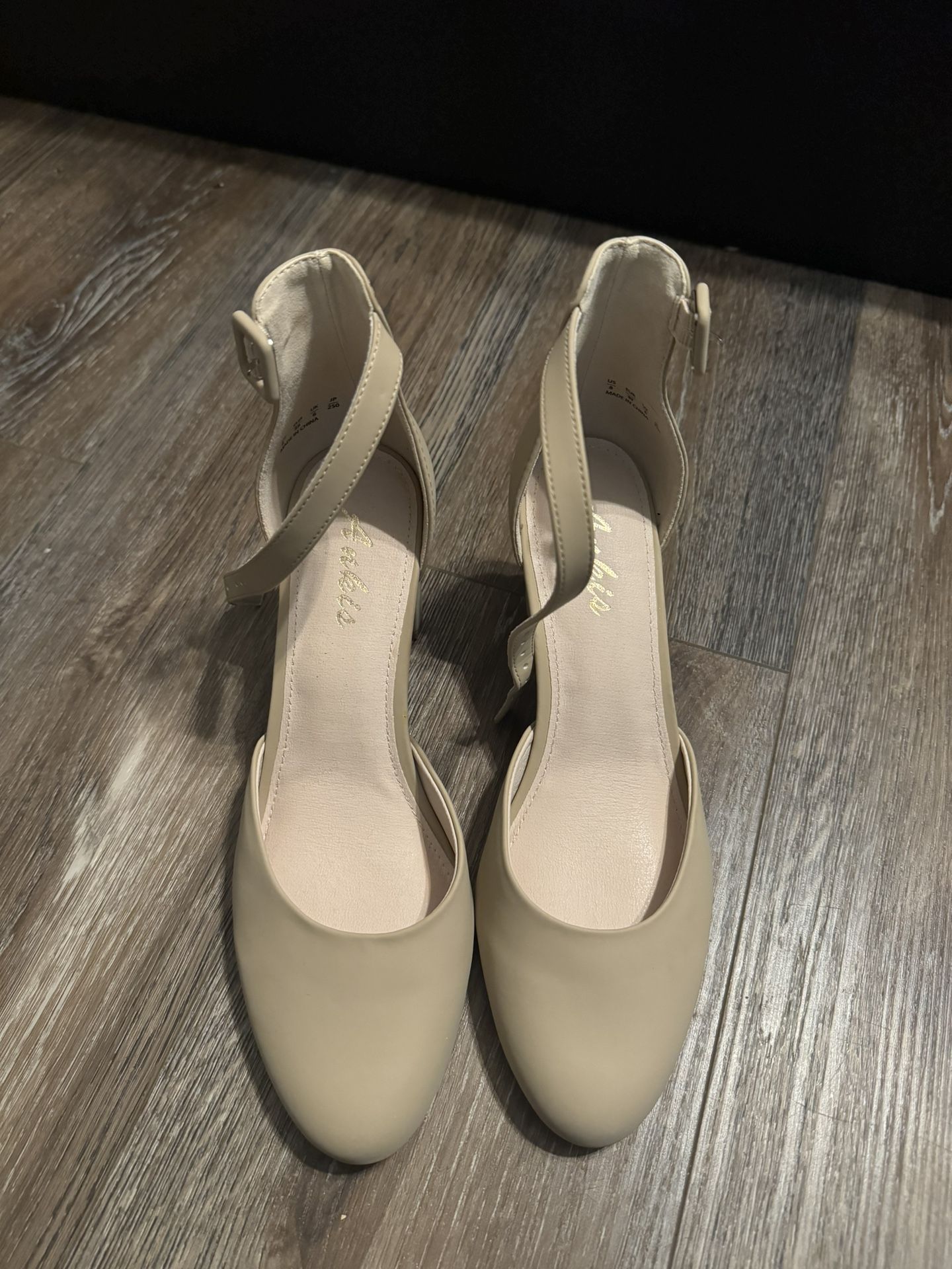 Beige Size 8 Heels