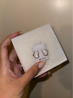 10k Small Gold Heart Hoops