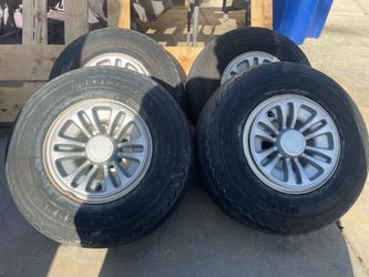 Golf cart wheels and tires
