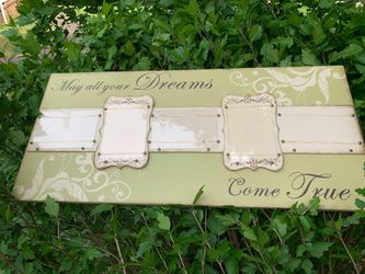 Wall placket or hanging