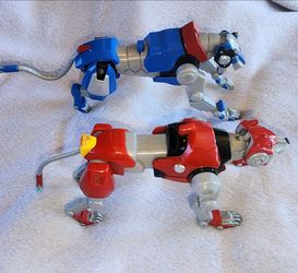 Voltron Legendary Defender Red and blue Lion figures