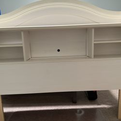 White bedroom Set Full Headboard, Chest Of Drawers And Nightstand
