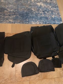 New 2011 Jeep grand cherokee  seat covers in black , works for other models too