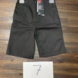 UNDER AMOUR BOYS SHORT SIZE 7 