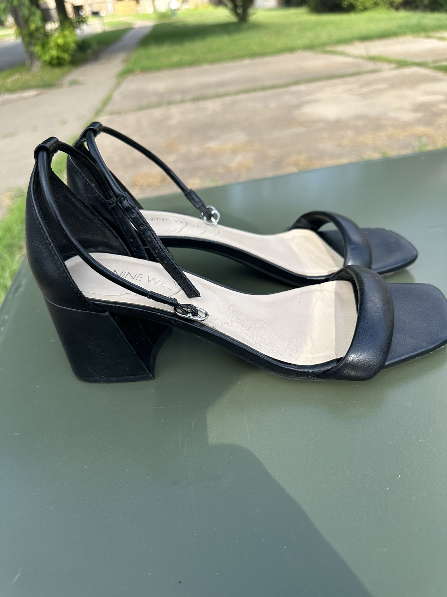 Nine West Black Block Heels Size 7 Women's Shoes 