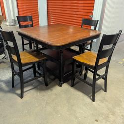 Modern 5pc Table Set 