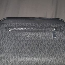 Mk Croosbody W/matching Wallet 