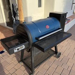 Char-Griller 980 Gravity Fed