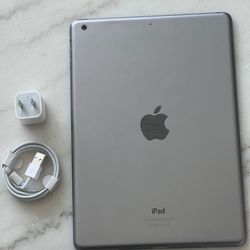 iPad Air 1 , iCloud Unlocked,   Wi-Fi  Internet Access  , Excellent Condition Like New 
