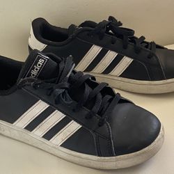 Kids Adidas Black Tennis Shoes Size 3.5
