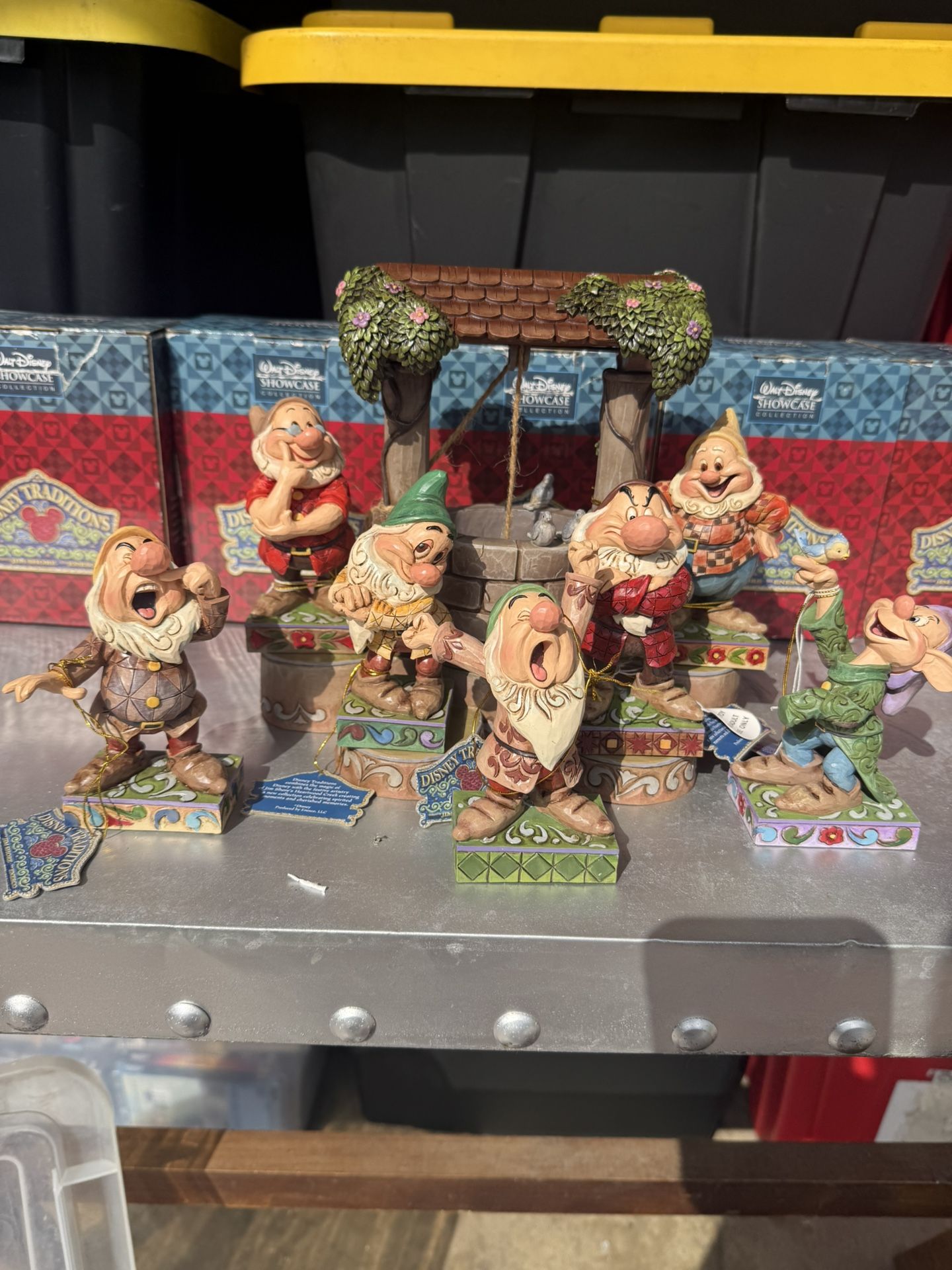 Jim Shore Disney Snow White 7 Dwarfs Figurines Lot of 8 with Wishing Well in BoxJim