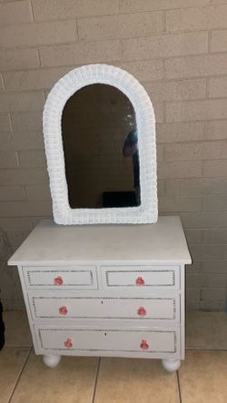 Vintage Girls Chest!
