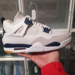 Navy Sb Jordan 4