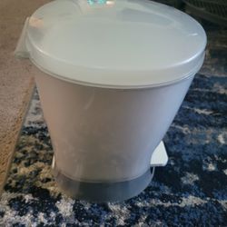 Small Trash Can 