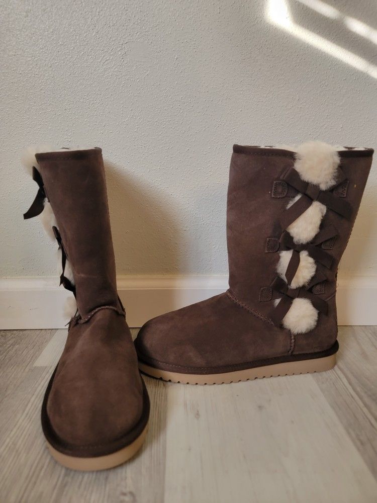Uggs SIZE 8