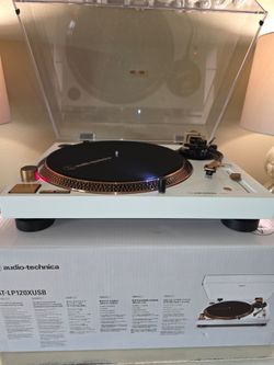 Audio-technicaa AT-LP120XUSB-WB Turntable