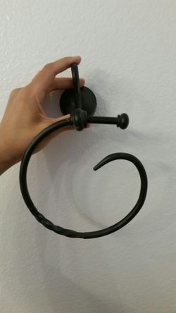 Hand towel bar