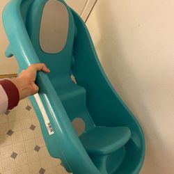 Baby bath tub