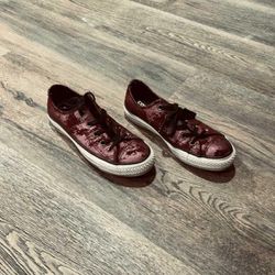 Like New Size 6 Maroon Distressed Converse