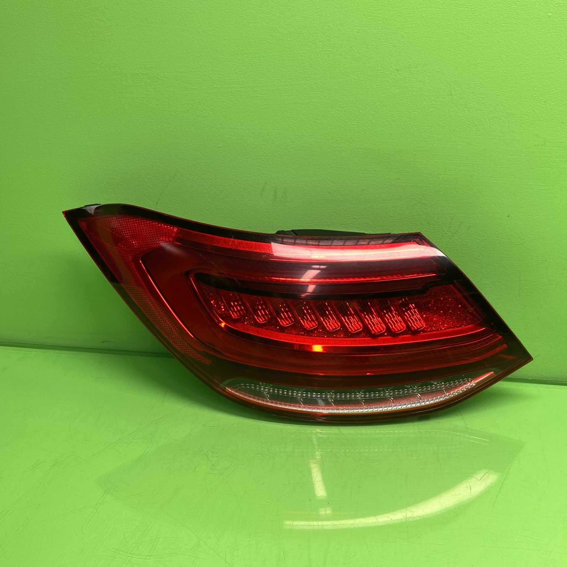 2019 2020 MERCEDES BENZ CLS PASSENGER SIDE REAR LIGHT A(contact info removed) OEM