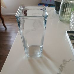 PREOWNED CLEAR Blue Tint GLASS FLOWER VASE 9 TALL 4 1/2 WIDE