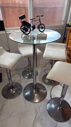 Round table 4 adjustable height chair
