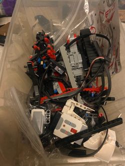 Lego Mindstorm Robotics Pieces- Not Complete! Missing main piece