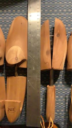 Brookstone Cedar Shoe Extenders 10-11 Men’s